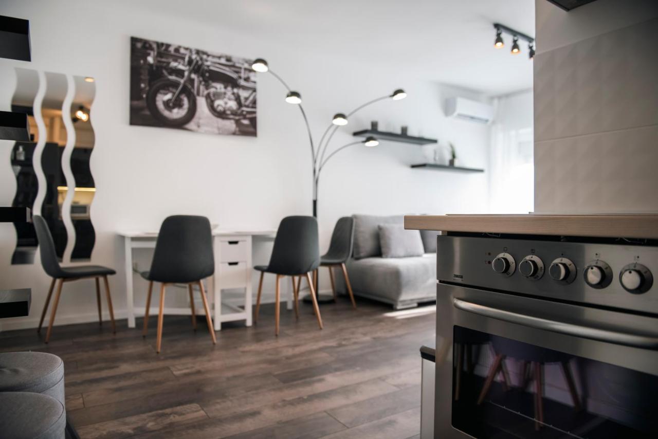 Anavrin apartman- csendes lakás a belváros közepén Apartman Pécs Kültér fotó