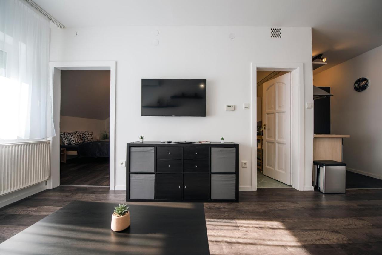 Anavrin apartman- csendes lakás a belváros közepén Apartman Pécs Kültér fotó