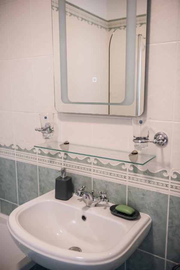 Anavrin apartman- csendes lakás a belváros közepén Apartman Pécs Kültér fotó