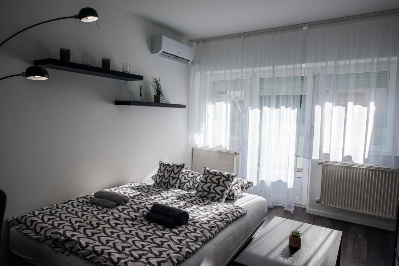 Anavrin apartman- csendes lakás a belváros közepén Apartman Pécs Kültér fotó