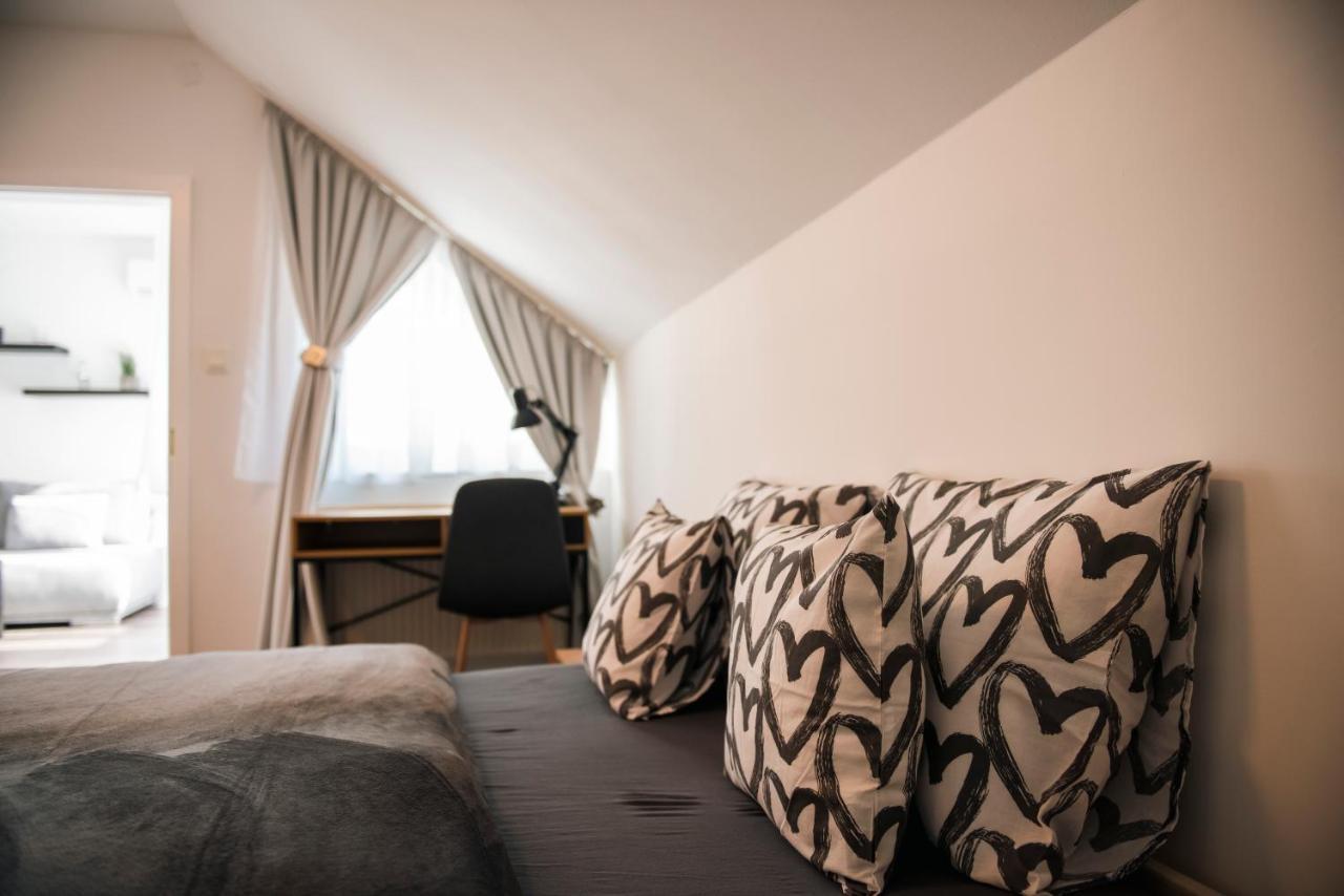Anavrin apartman- csendes lakás a belváros közepén Apartman Pécs Kültér fotó