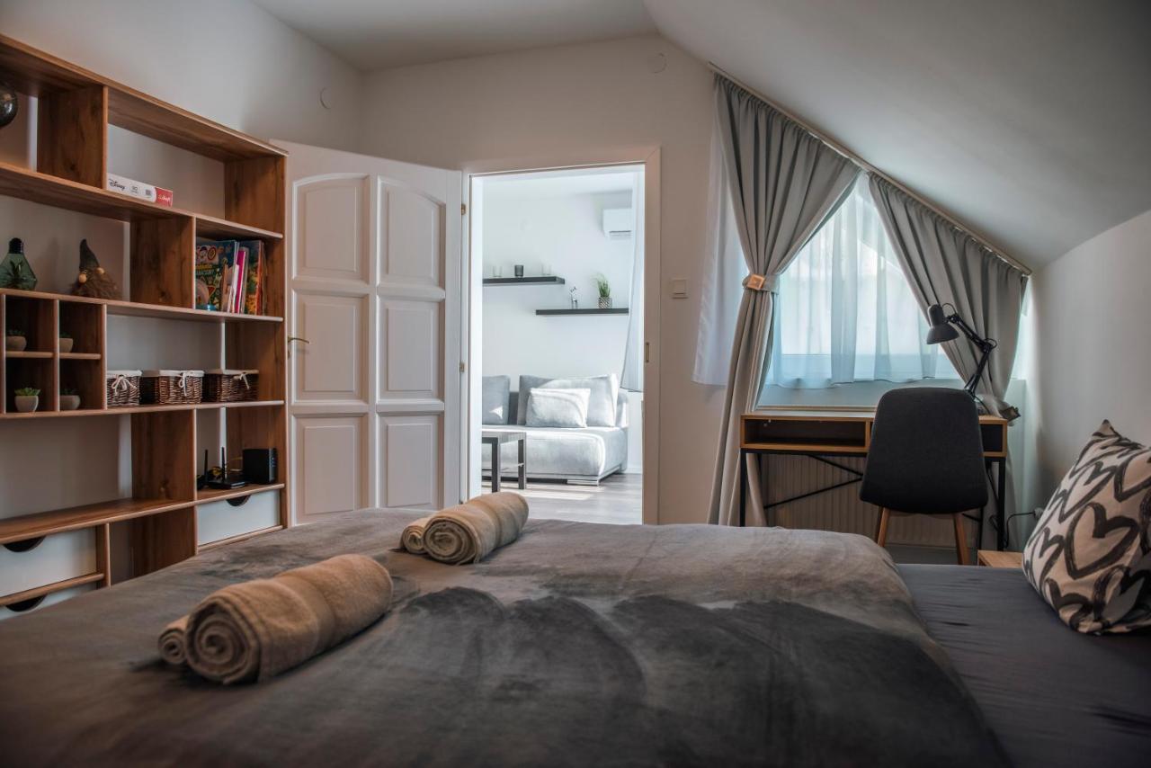 Anavrin apartman- csendes lakás a belváros közepén Apartman Pécs Kültér fotó