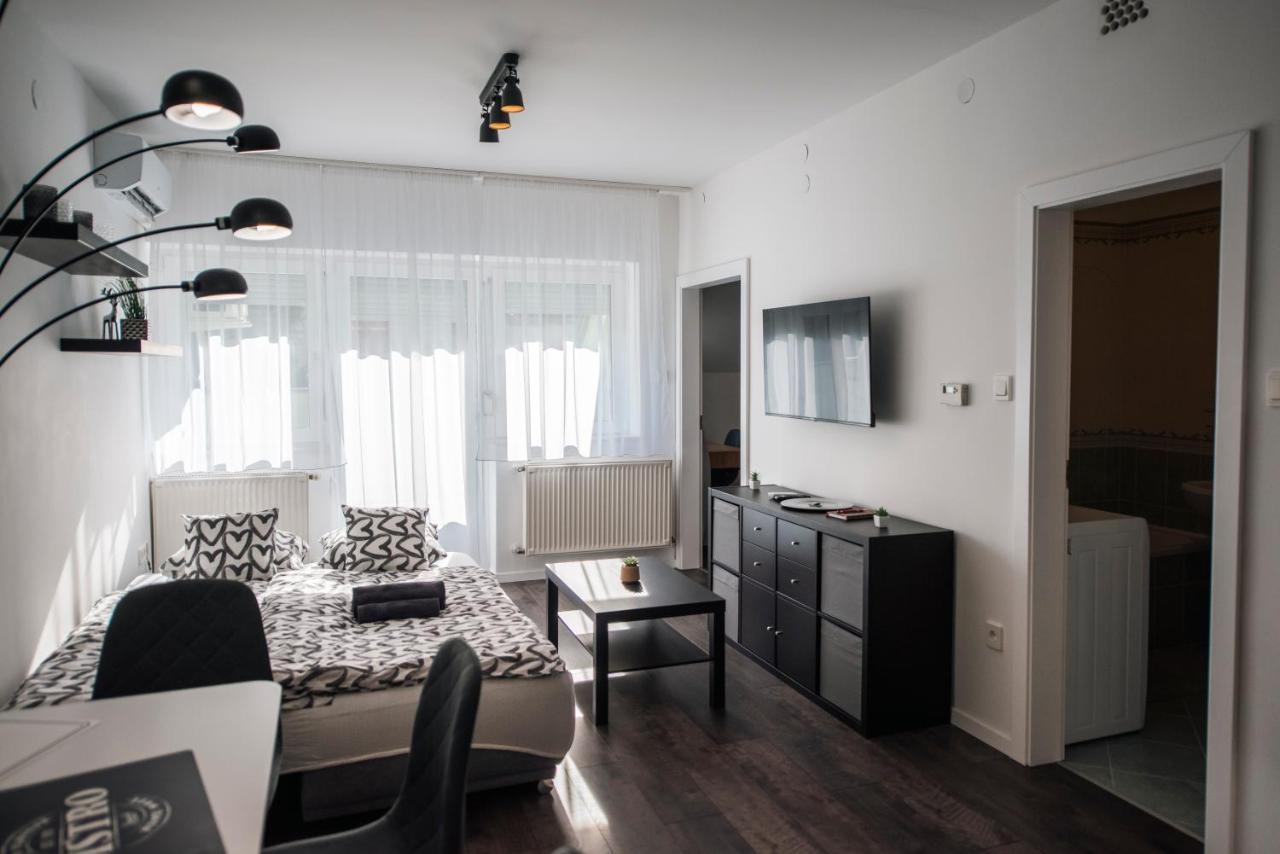 Anavrin apartman- csendes lakás a belváros közepén Apartman Pécs Kültér fotó