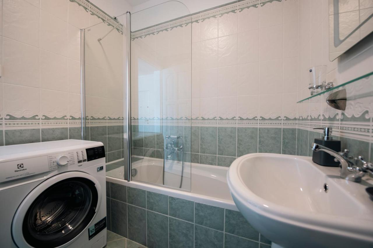 Anavrin apartman- csendes lakás a belváros közepén Apartman Pécs Kültér fotó