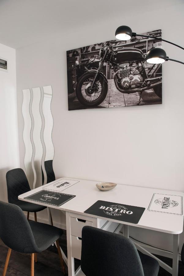 Anavrin apartman- csendes lakás a belváros közepén Apartman Pécs Kültér fotó